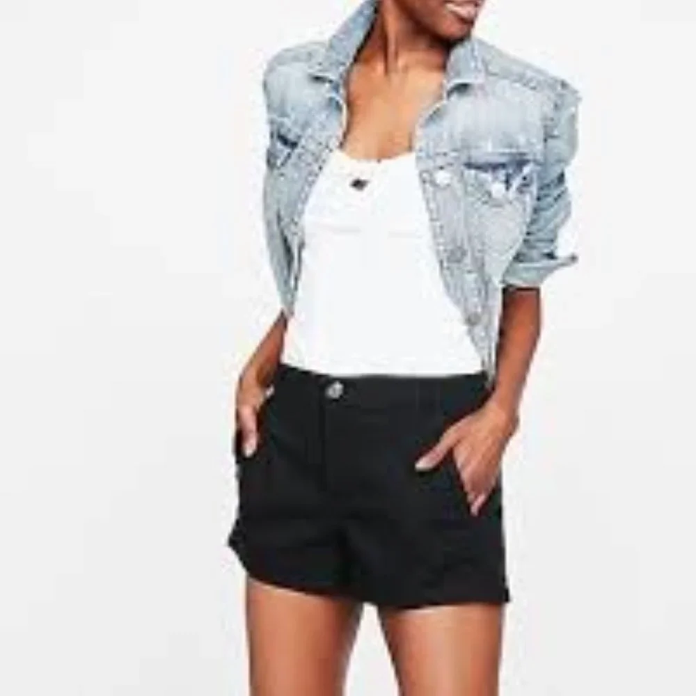 Express Black Mid Rise Shorts NWOT sz 2